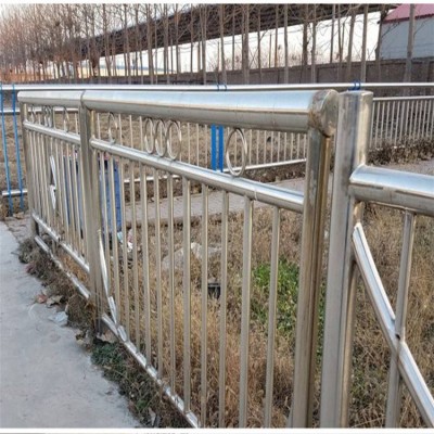 厂家防撞护栏高速公路间隔护栏加工不锈钢装饰护栏量大优惠