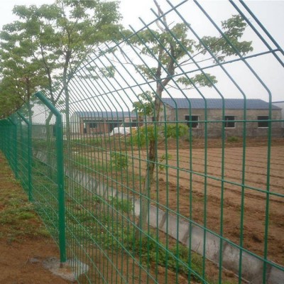 铁丝围栏网 铁丝网围栏厂家加工订做特殊规格，常见